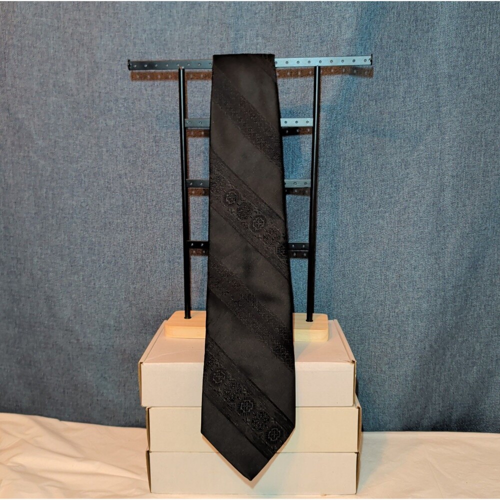 Vintage Black Jacquard Silk Necktie Wavy Geometric Stripe Heraldic Crest Tie - Picture 7 of 16